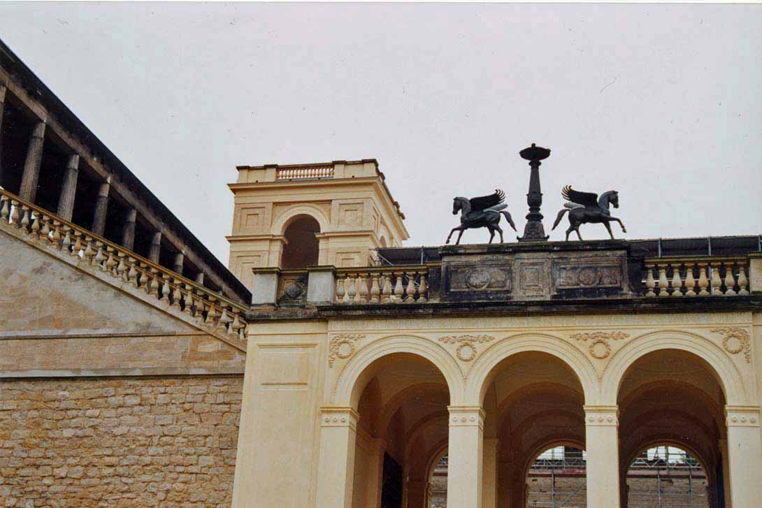 000-Skulpturenfundus-Pegasus-Finish-Belvedere-Pfingstberg-Potsdam-cut