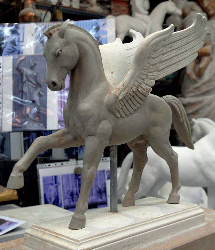 003-Skulpturenfundud-Pegasus-Bozzetto-Tonmodell-cut