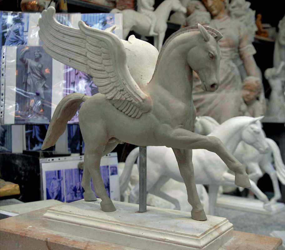 004-Skulpturenfundus-Pegasus-Bozzetto-Tonmodell-cut