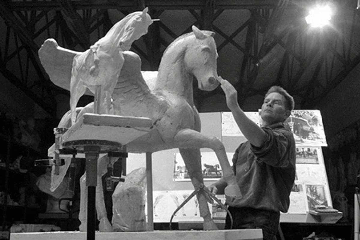 006-Skulpturenfundus-Pegasus-Rekonstruktion-in-Modellton-nach-historischem-Foto