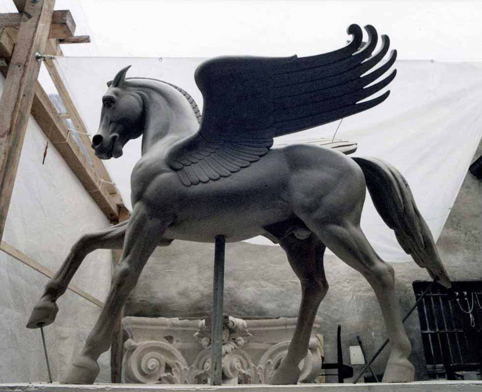 013-Skulpturenfundus-Pegasus fertiger-Gipsabguss-cut
