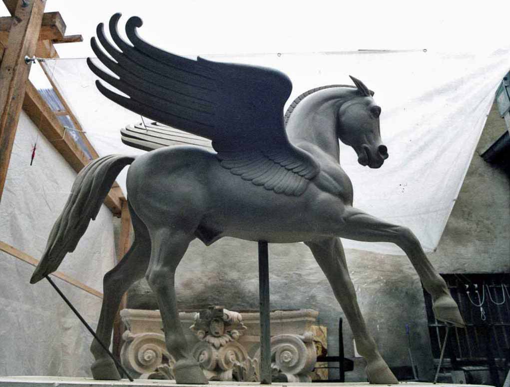 014-Skulpturenfundus-Pegasus fertiger-Gipsabguss-cut