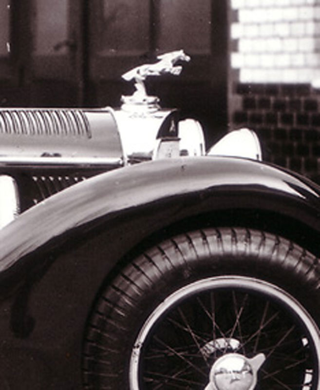 1-Skulpturenfundus-Mercedes-Mercedes-Originalfoto-cut